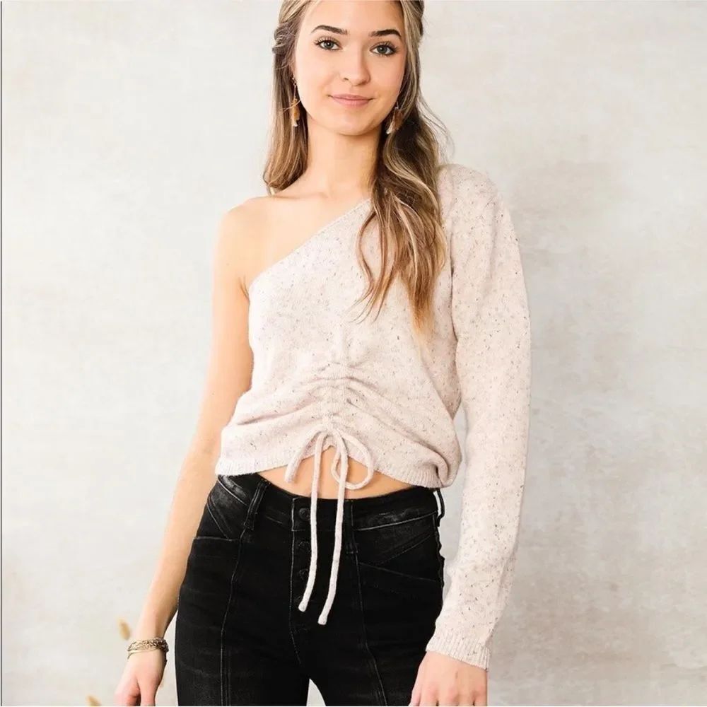 LE LIS | Asymmetrical One-Shoulder Ruched Knit Cream Sweater Women’s Size S